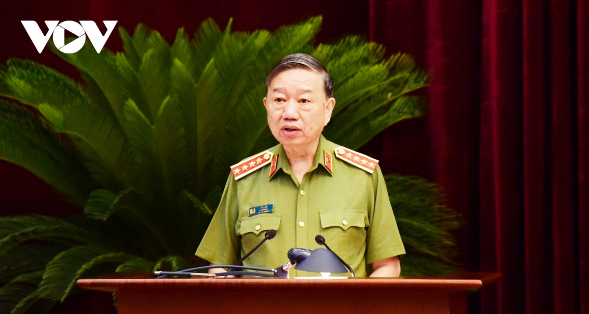 Bộ trưởng Bộ Công an Tô Lâm trình bày báo cáo nội dung và triển khai Nghị quyết 12.