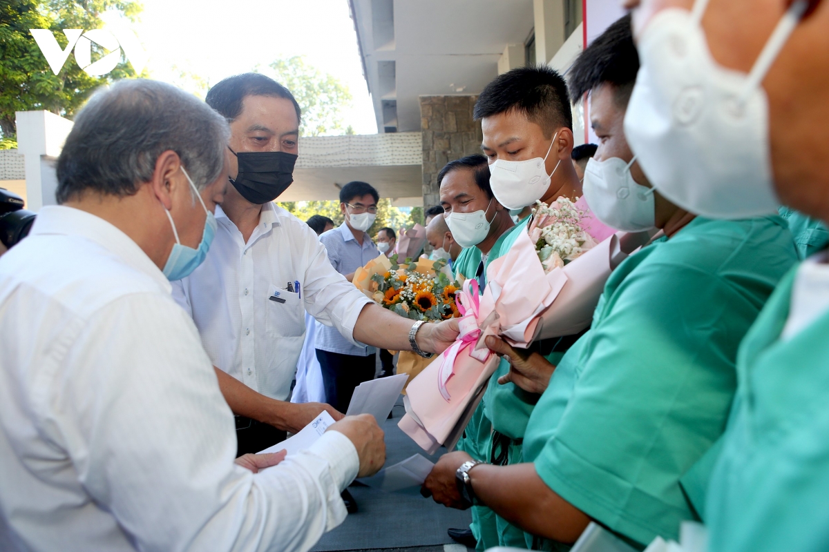 Tại lễ xuất quân của đội ngũ y bác sĩ Bệnh viện Trung ương Huế hỗ trợ tỉnh Bắc Giang.