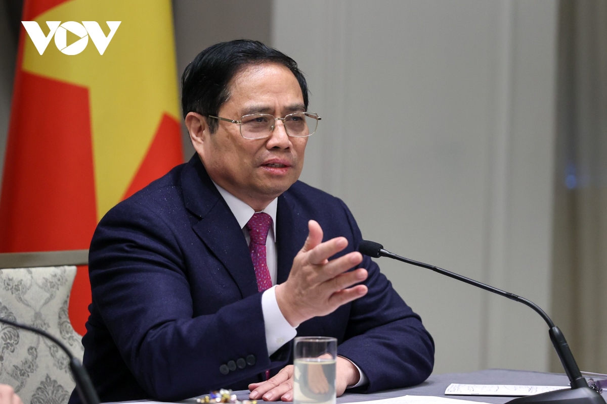 Thủ tướng Phạm Minh Chính chia sẻ với câu hỏi của trí thức và sinh viên.