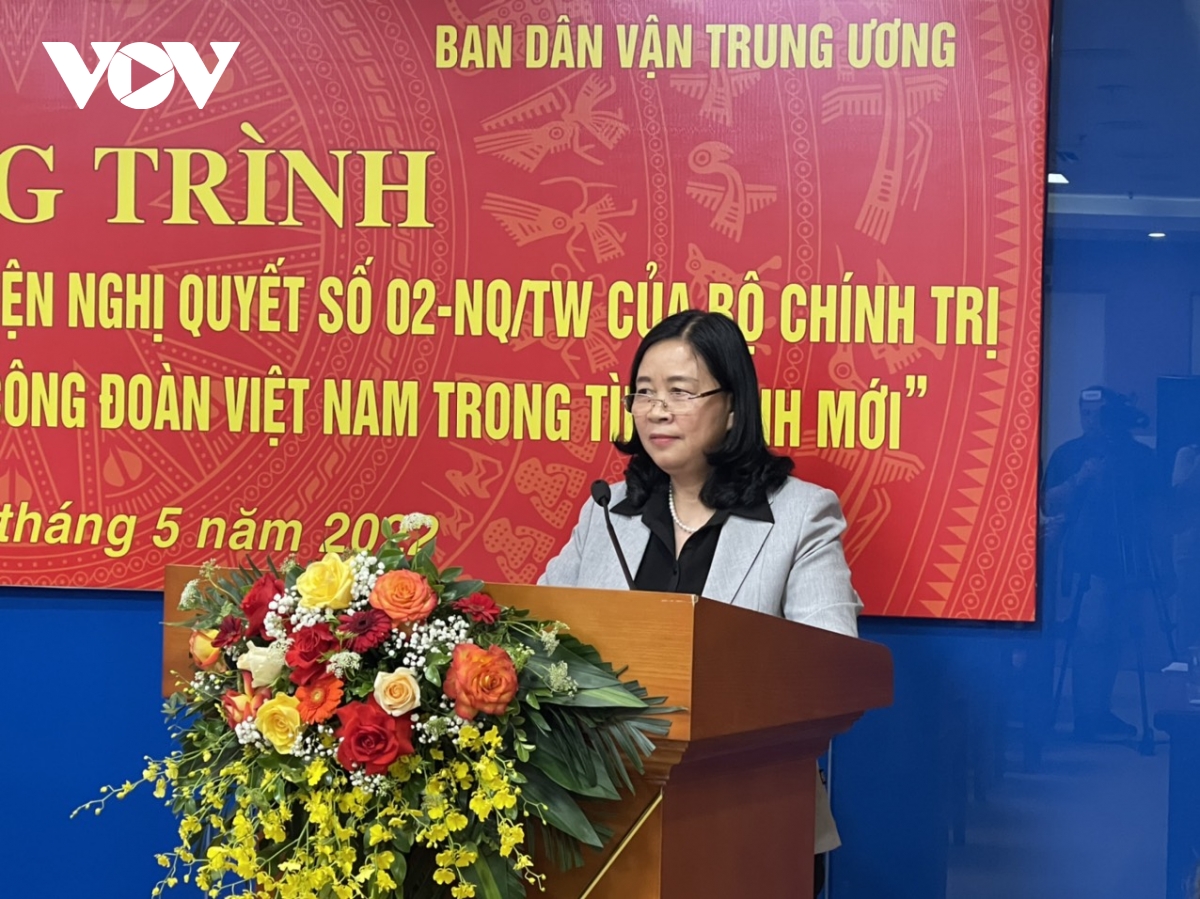 Bà Bùi Thị Minh Hoài, Bí thư Trung ương Đảng, Trưởng Ban Dân vận Trung ương phát biểu tại hội nghị.