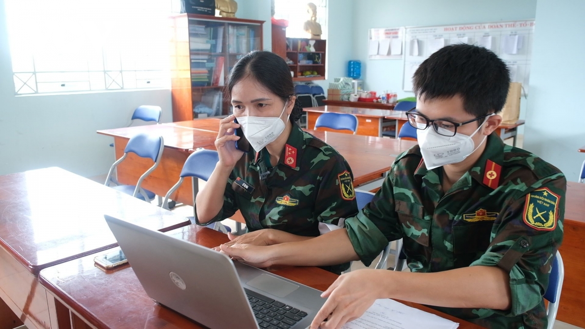 Lực lượng quân y hỗ trợ chống dịch tại y tế cơ sở ở TP.HCM (Ảnh tư liệu).
