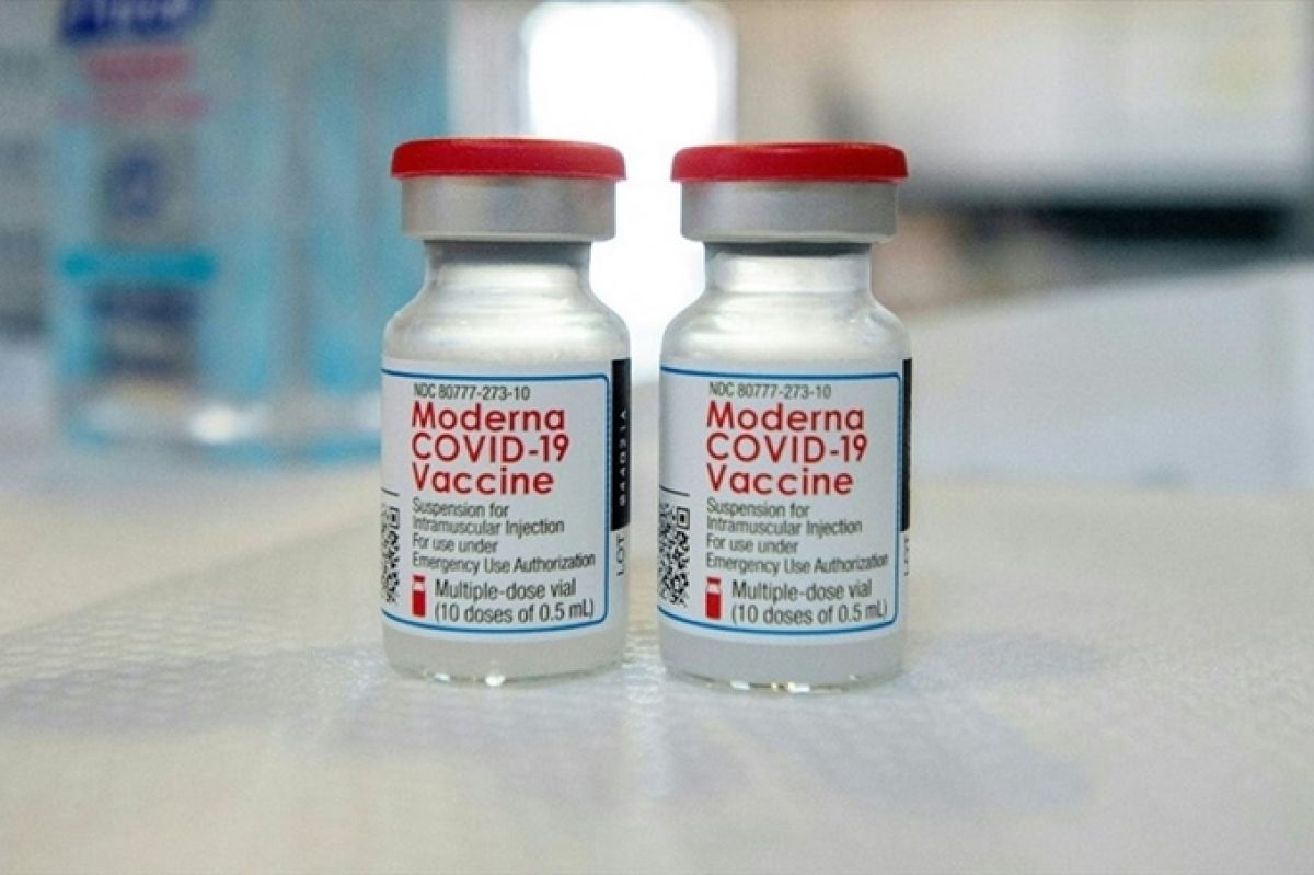 Vaccine COVID-19 của Moderna (vaccine Spikevax ). (Ảnh: AFP)
