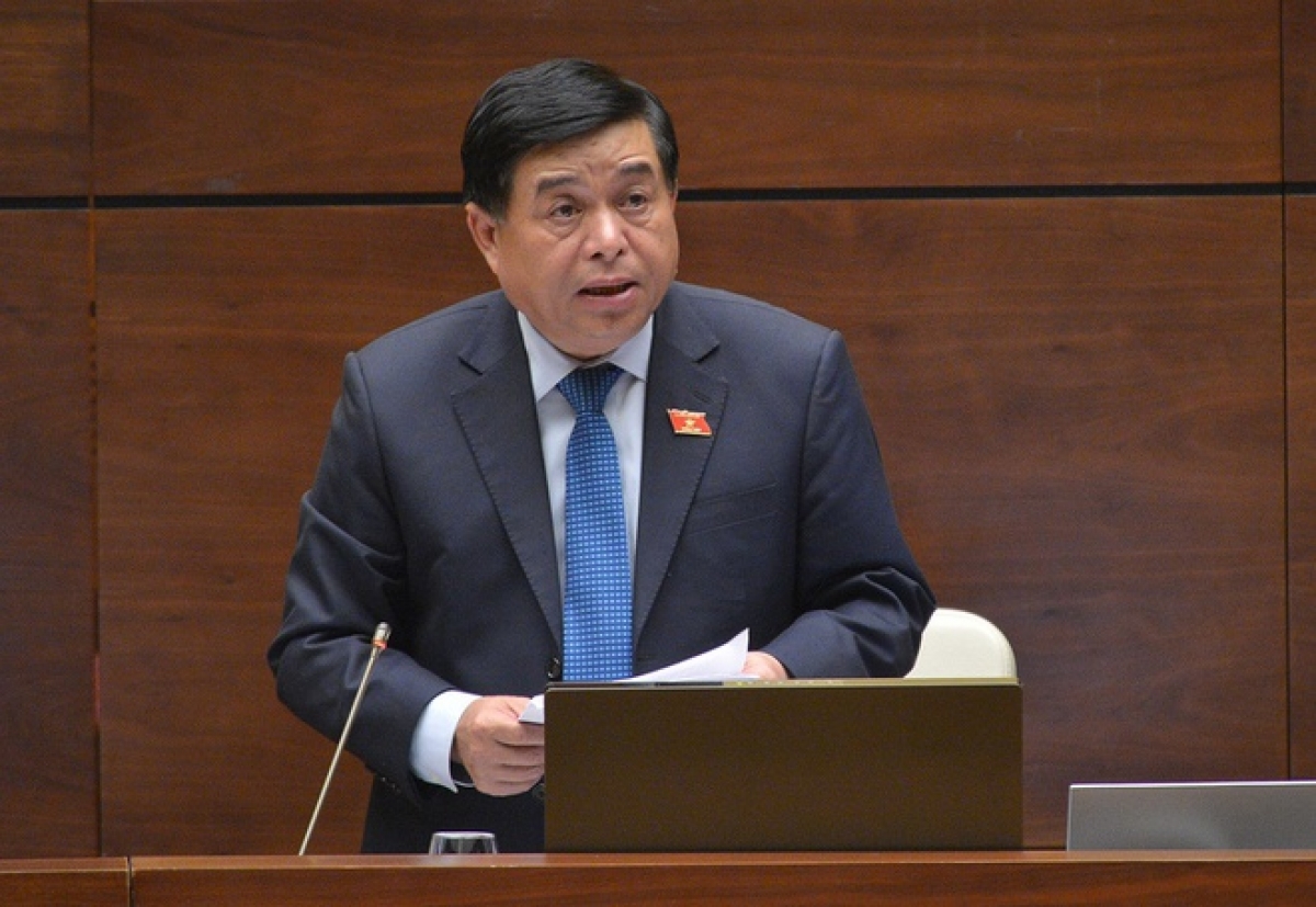 Bộ trưởng Bộ KH&ĐT Nguyễn Chí Dũng trả lời chất vấn trước Quốc hội chiều 11/11.