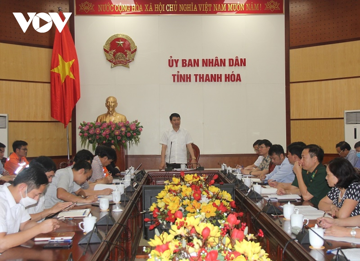 Ông Lê Đức Giang - Phó Chủ tịch UBND tỉnh Thanh Hoá đề nghị Công ty TNHH Lọc hóa dầu Nghi Sơn nghiên cứu phương án đổ thải trên bờ tận dụng làm vật liệu san lấp, bảo vệ môi trường.