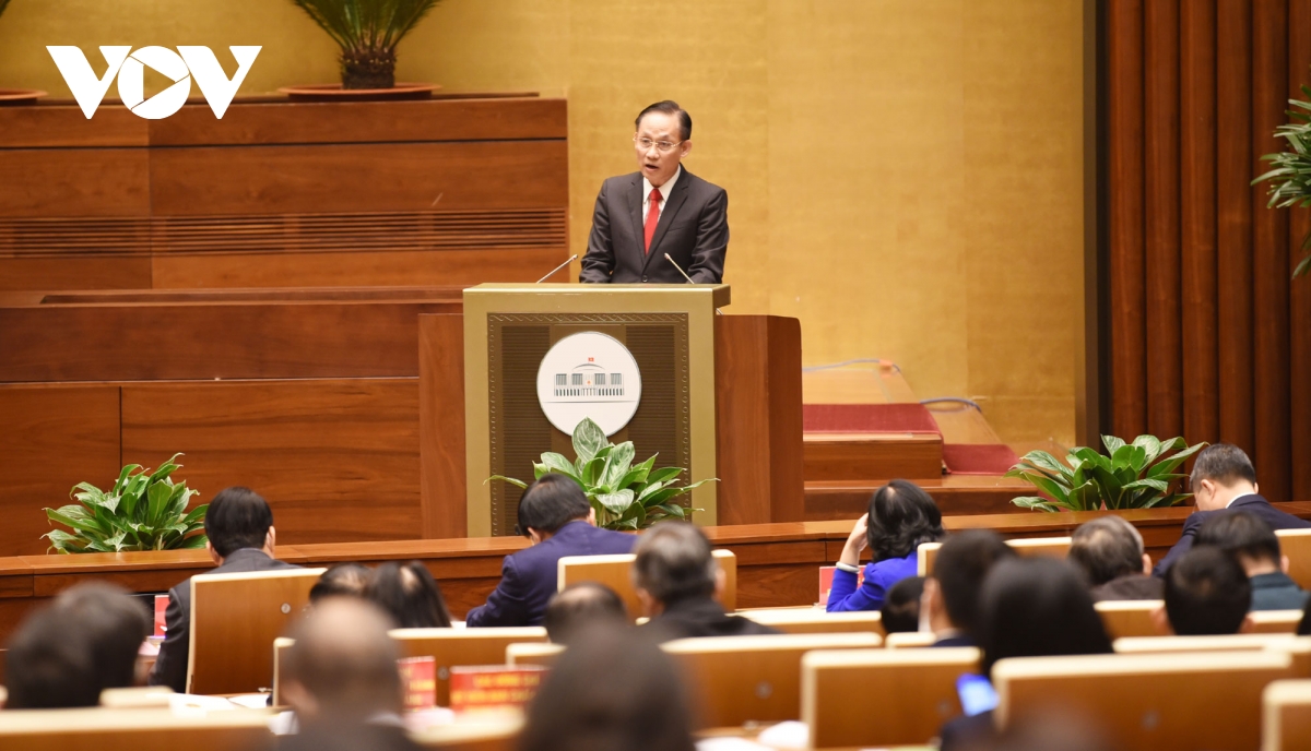 Ủy viên Trung ương Đảng, Trưởng Ban Đối ngoại Trung ương Lê Hoài Trung trình bày tham luận tại Hội nghị.