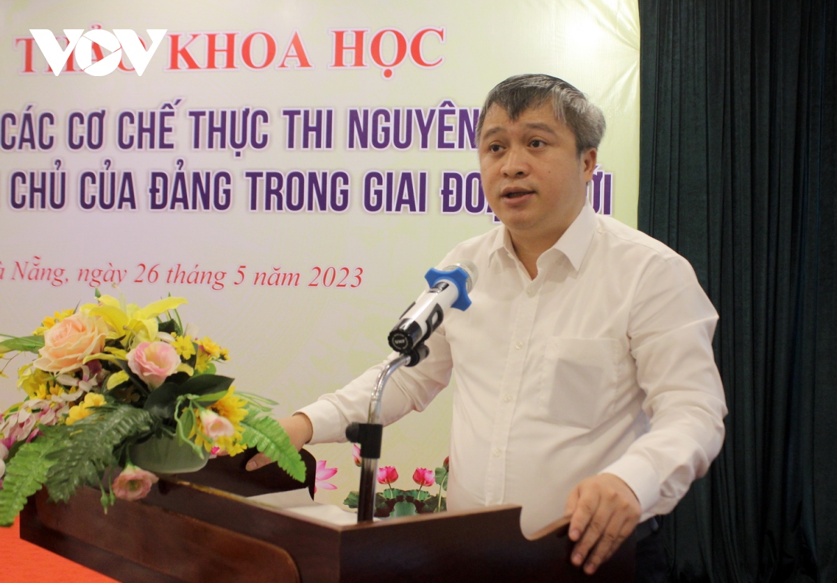 Ông Trần Tiến Hưng, Phó Chủ nhiệm Ủy ban Kiểm tra Trung ương phát biểu tại hội thảo.