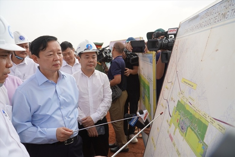 Phó Thủ tướng Trần Hồng Hà cùng đoàn công tác kiểm tra tiến độ dự án sân bay Long Thành.