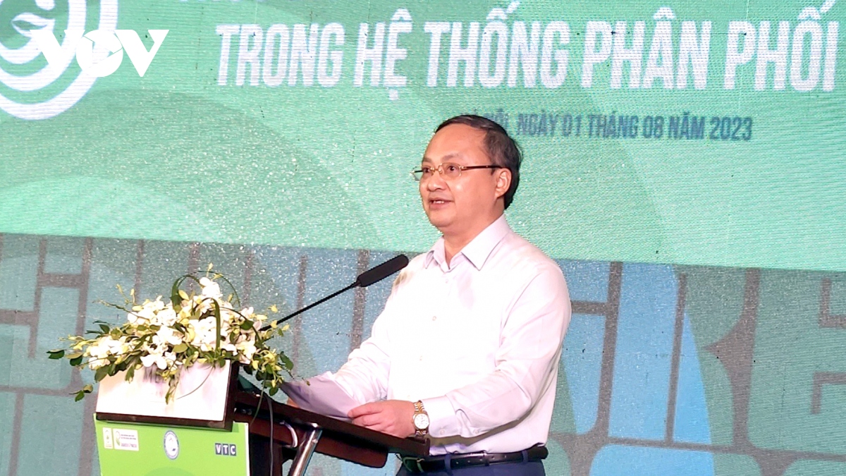 Ông Đỗ Tiến Sỹ, Ủy viên Trung ương Đảng, Tổng Giám đốc Đài Tiếng nói Việt Nam (VOV) phát biểu khai mạc Diễn đàn “Thúc đẩy sản xuất, tiêu dùng bền vững trong hệ thống phân phối hiện đại”.