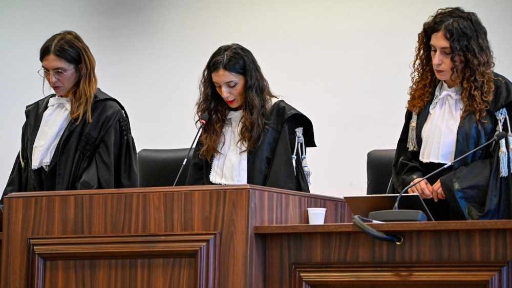 Các thẩm phán xét xử vụ án mafia Italy Ndrangheta. Ảnh: AP.