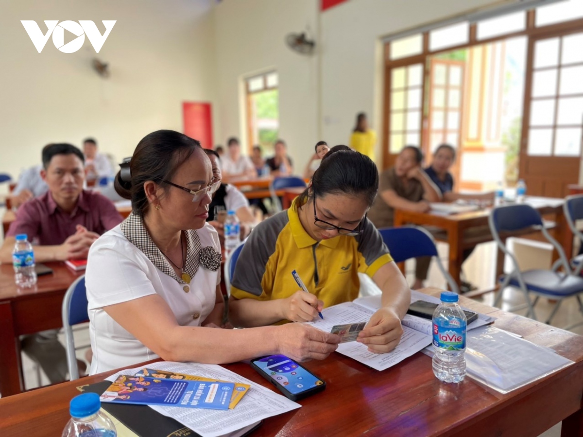 Thanh toán các chế độ qua tài khoản cá nhân không chỉ giúp người thụ hưởng không phải xếp hàng chờ đợi, hay không cần phải ủy quyền cho người thân đi nhận hộ khi bận việc, ốm đau mà còn góp phần hạn chế tình trạng chậm chi trả…