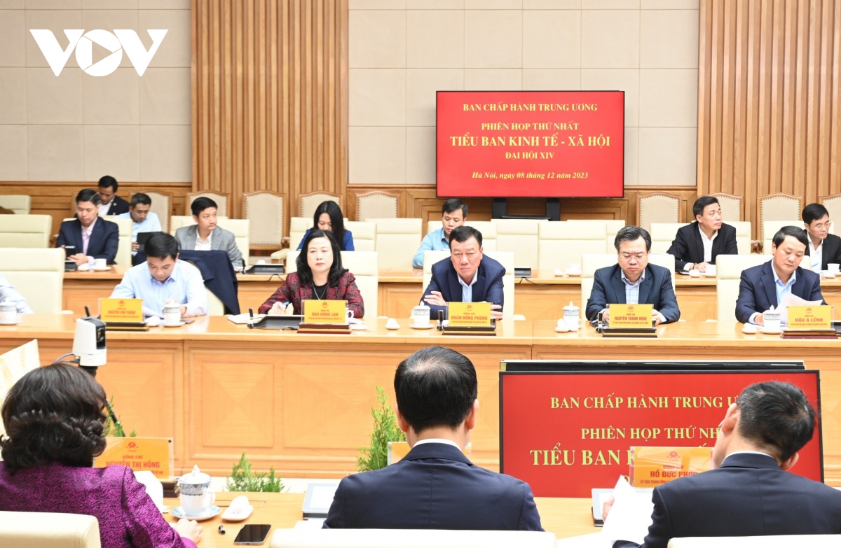 Thủ tướng Phạm Minh Chính chủ trì Phiên họp thứ nhất Tiểu ban Kinh tế - Xã hội.