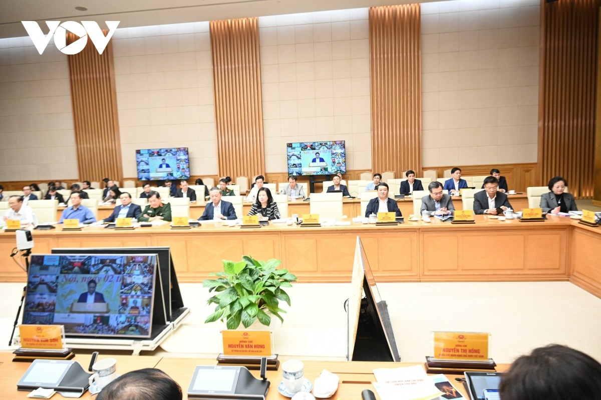 Các thành viên Ban Chỉ đạo cải cách hành chính của Chính phủ tham dự phiên họp.