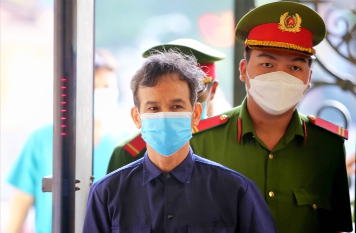 Bị cáo Trần Văn Bang bị kết án 8 năm tù vì tội “Làm, tàng trữ, phát tán hoặc tuyên truyền thông tin, tài liệu, vật phẩm nhằm chống Nhà nước Cộng hòa xã hội chủ nghĩa Việt Nam”.