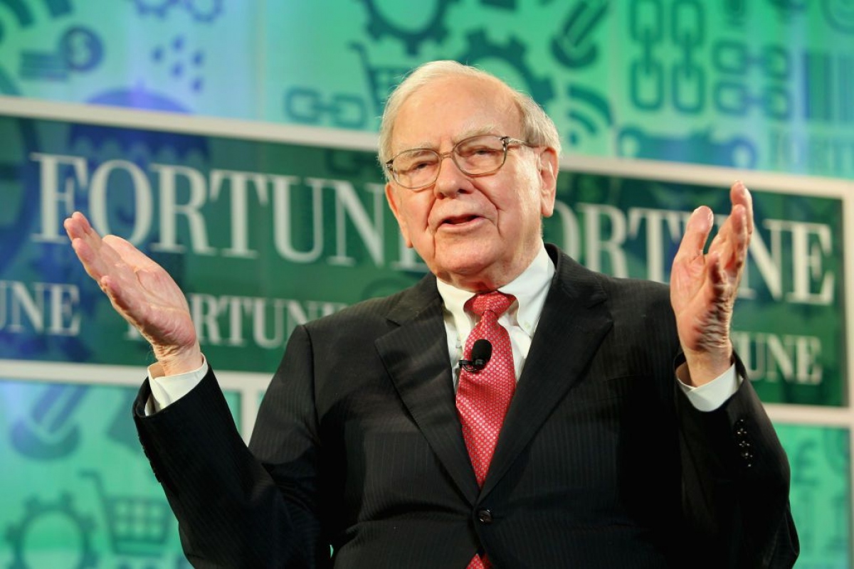 Ông Warren Buffett luôn đưa ra những lời khuyên phù hợp với đại chúng và có giá trị bền vững, bất chấp những biến động của nền kinh tế. (Ảnh: KT)