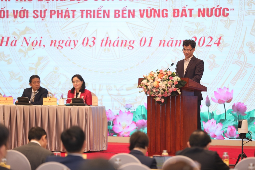 NSND Xuân Bắc phát biểu tại hội nghị.